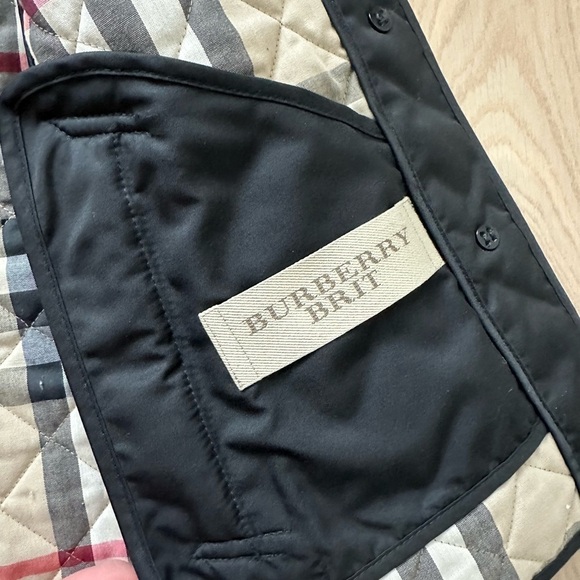 classic quilted burberry jacket - Picture 6 of 8